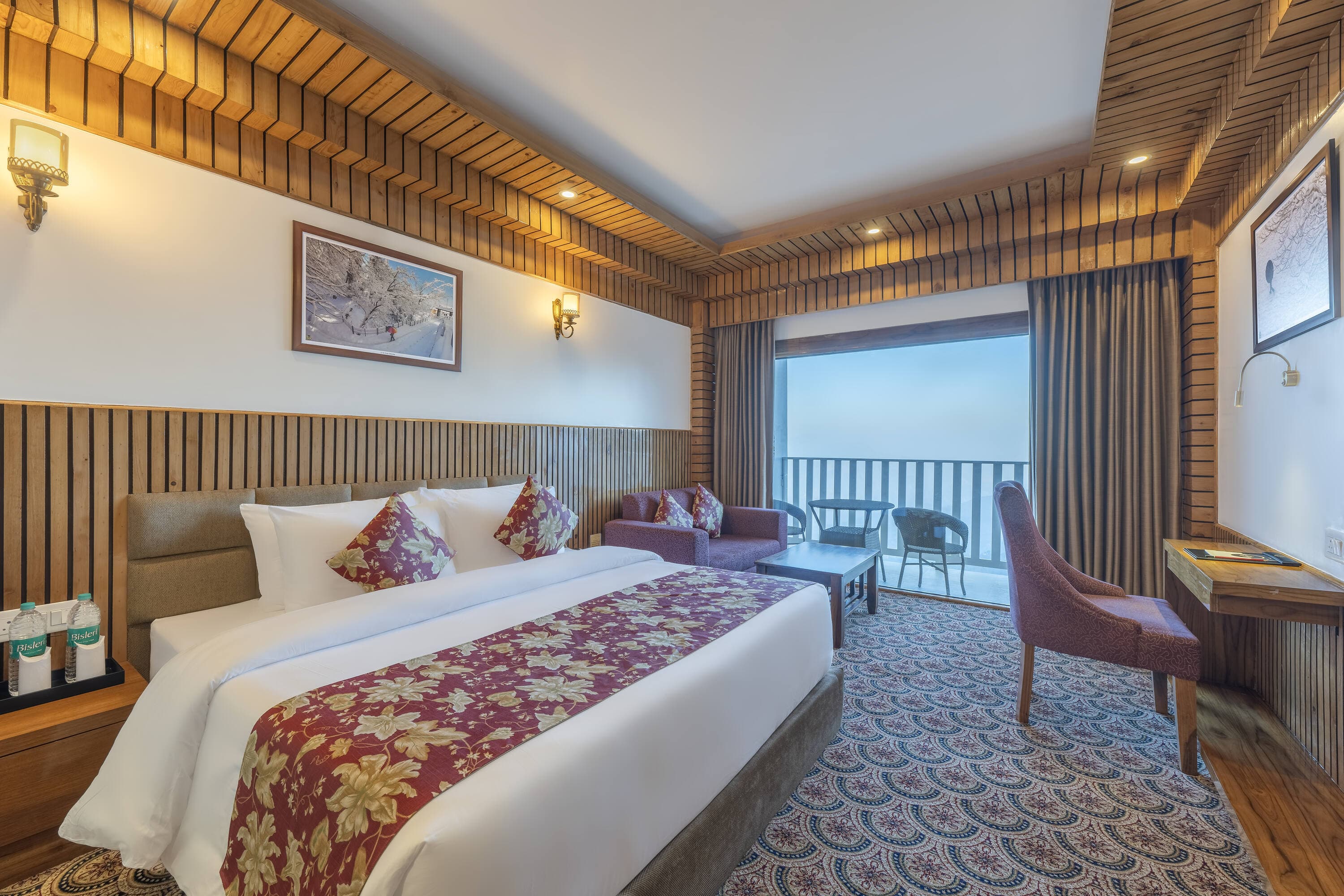 Luxury Classic Room with Balcony (Mountain View) - Image 1