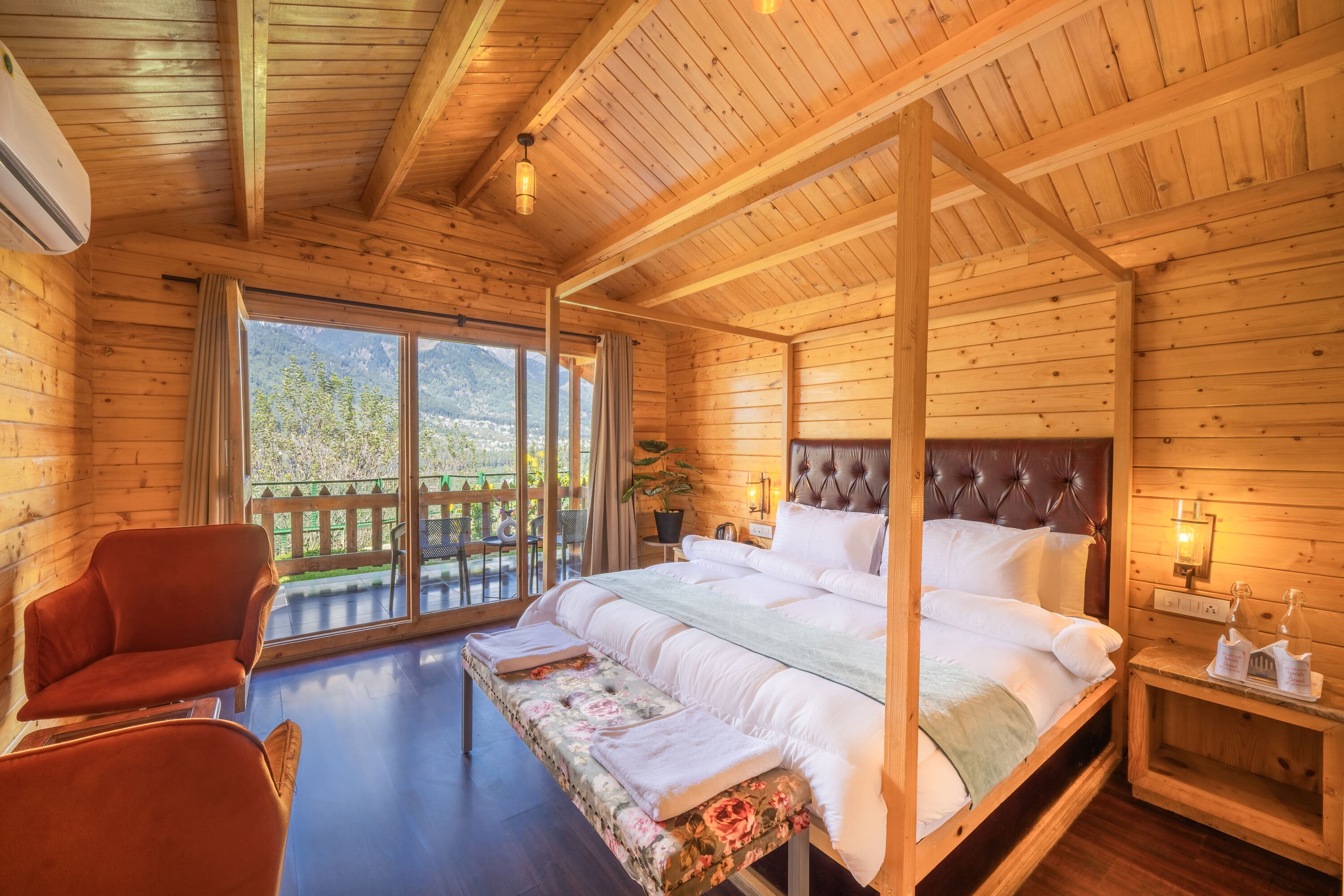 Alpine Cottage Room with Balcony - Image 1
