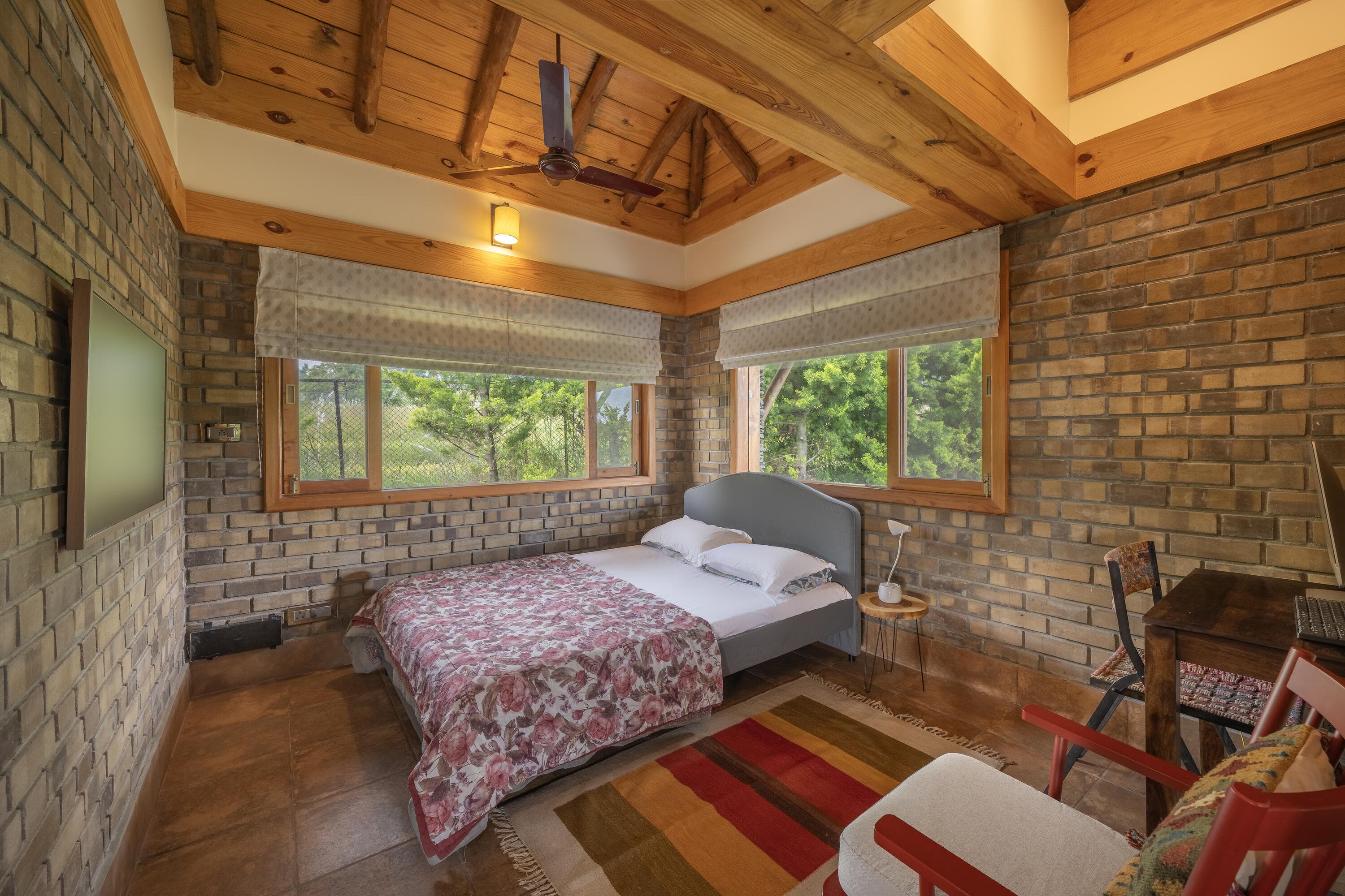 Cozy Mountain Escape Cottage - Image 1