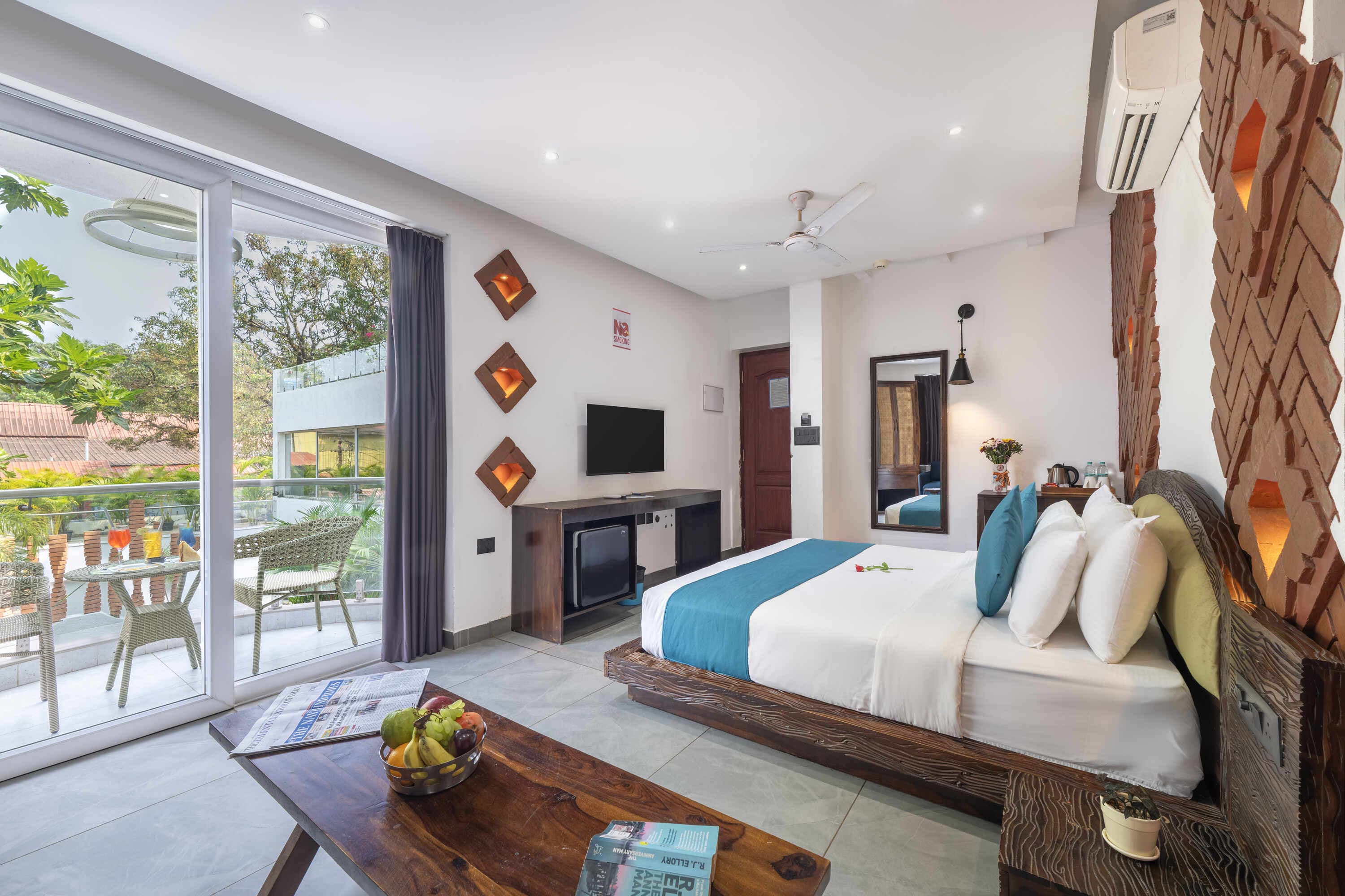 Premium Room with Balcony (Pool View) - Image 1