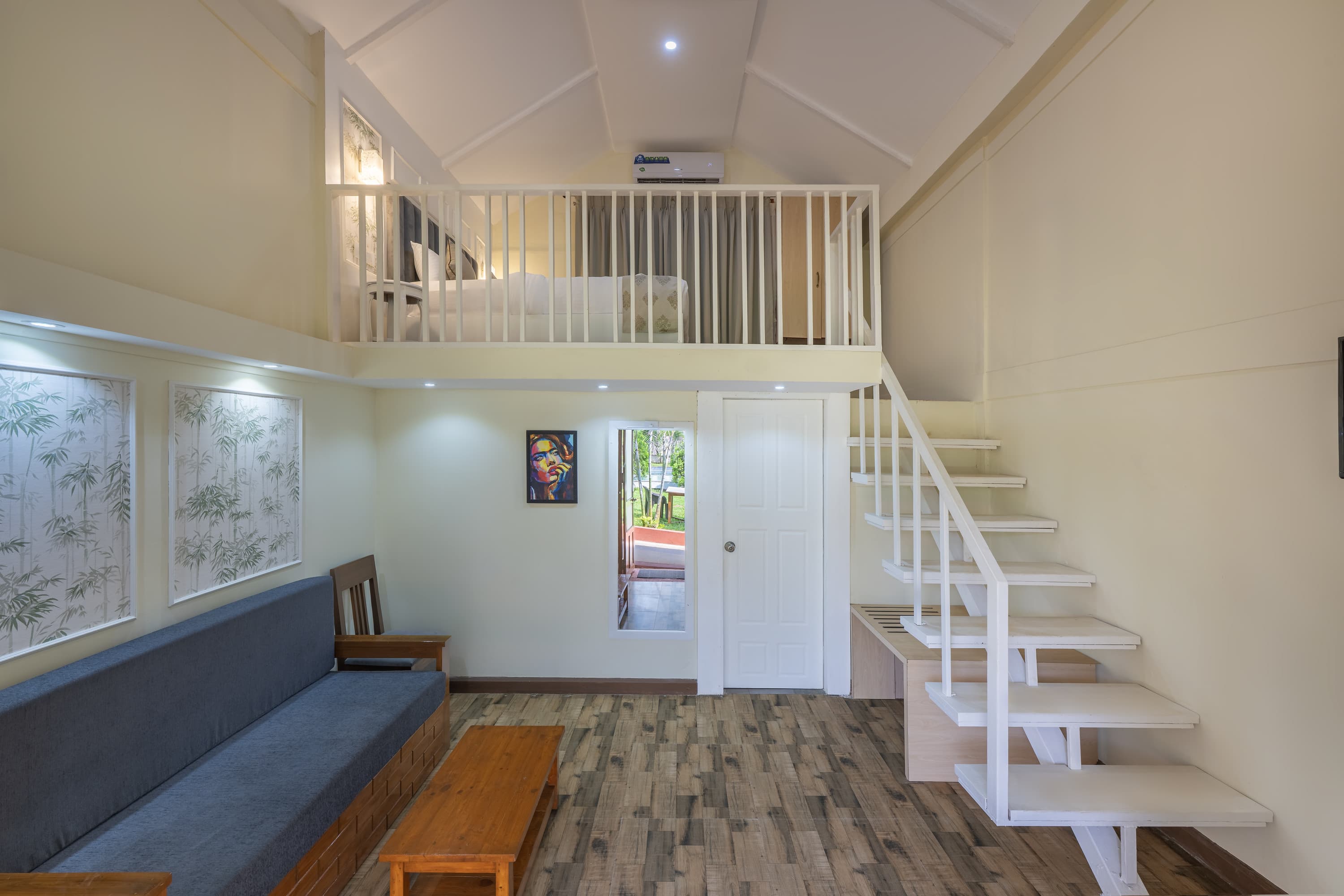 Duplex Bathtub Room with Balcony - Image 1