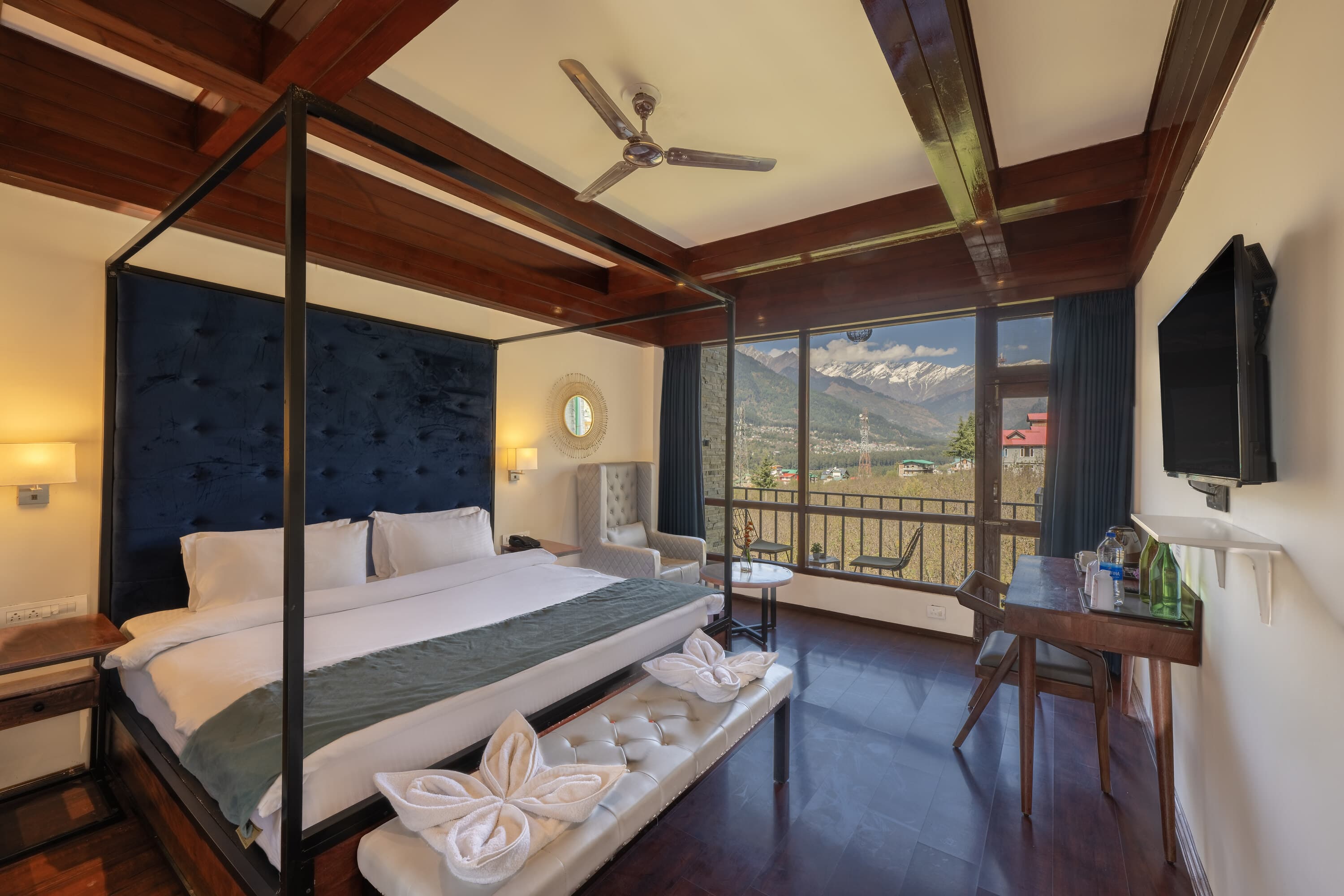 Superior Deluxe Room with Balcony - Image 1