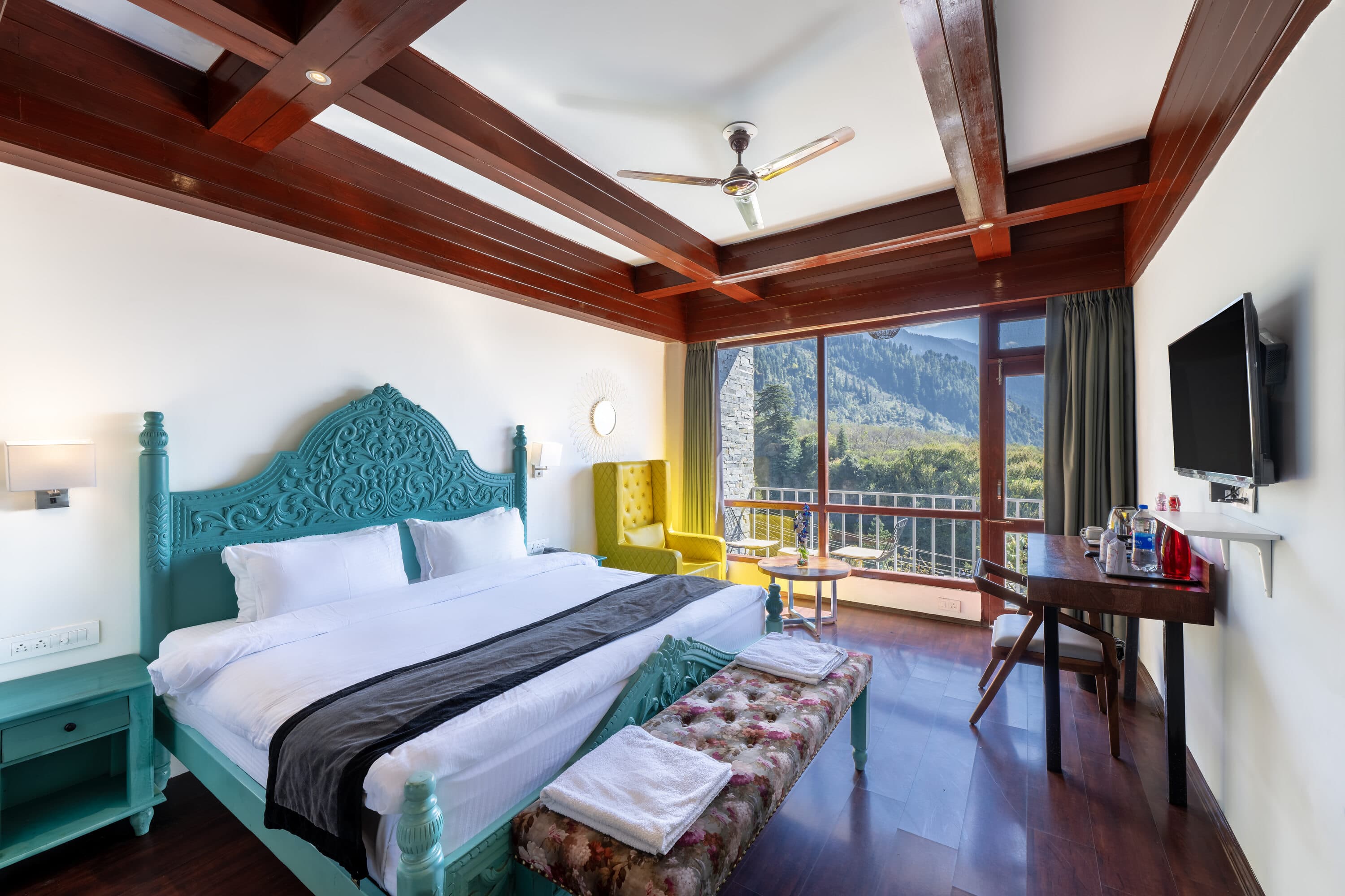 Luxury Room with Balcony - Image 1
