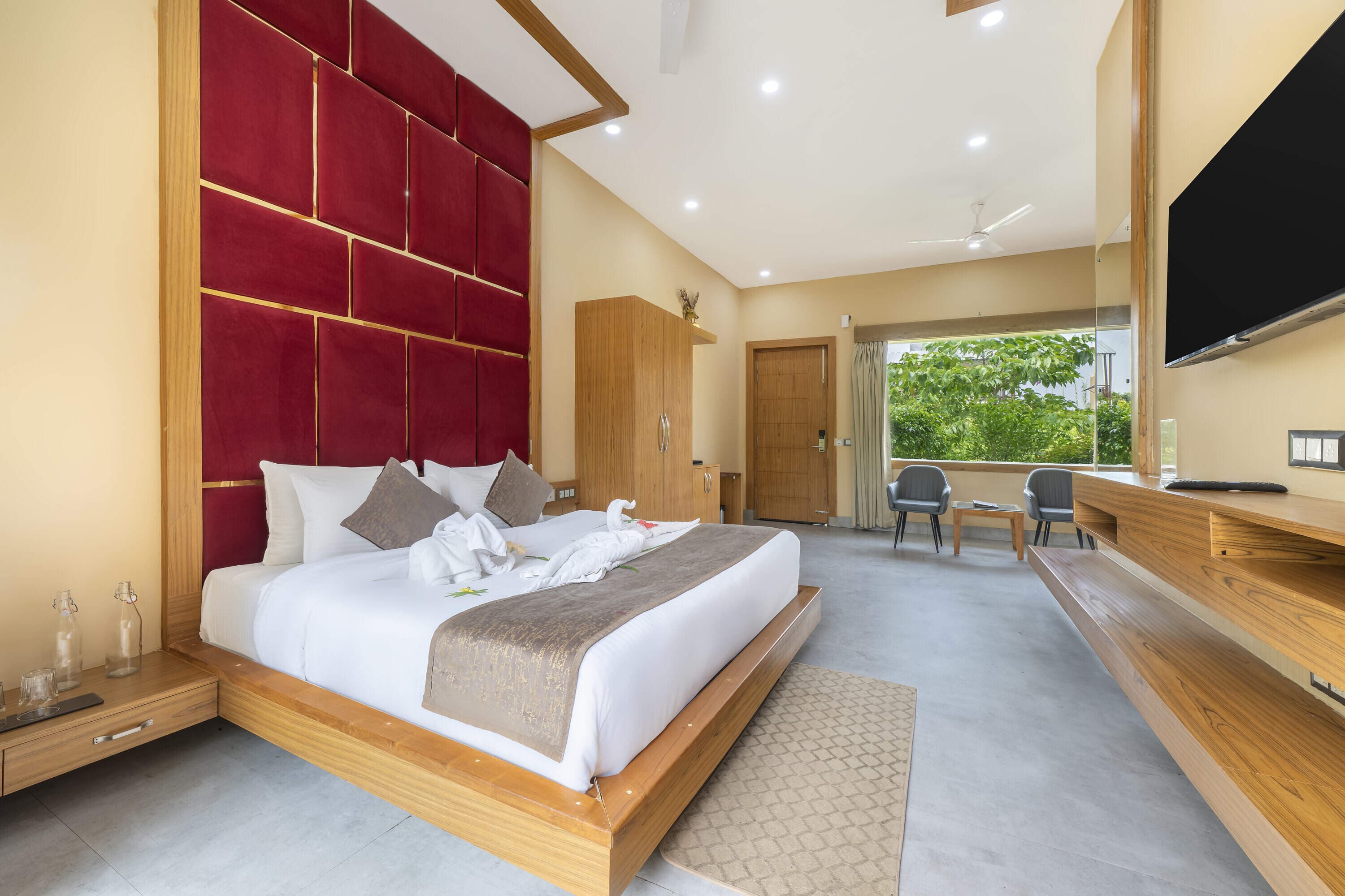 Royal Suite with Private Garden - Image 1