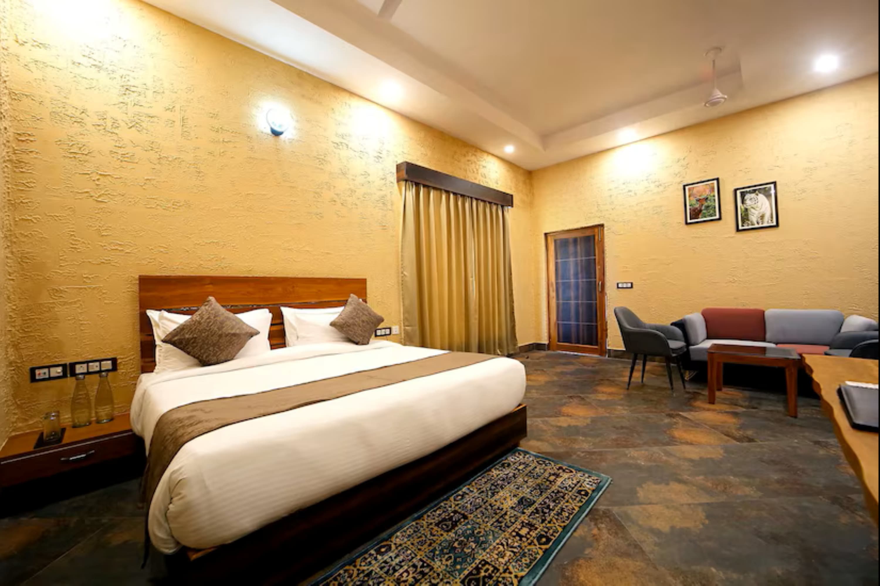 Deluxe Family Room (Partial View) - Image 1