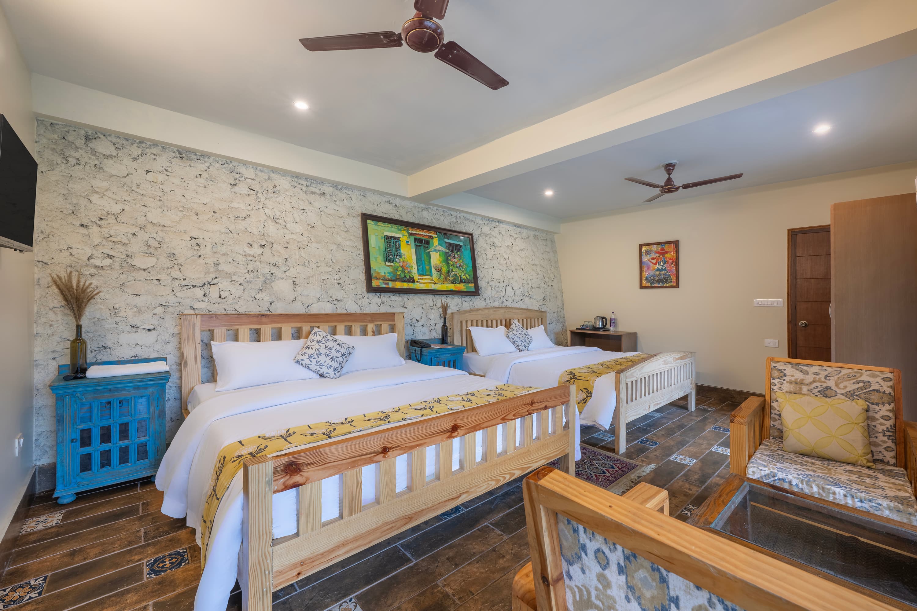 Deluxe Family Room with Balcony (Lake View) - Image 1