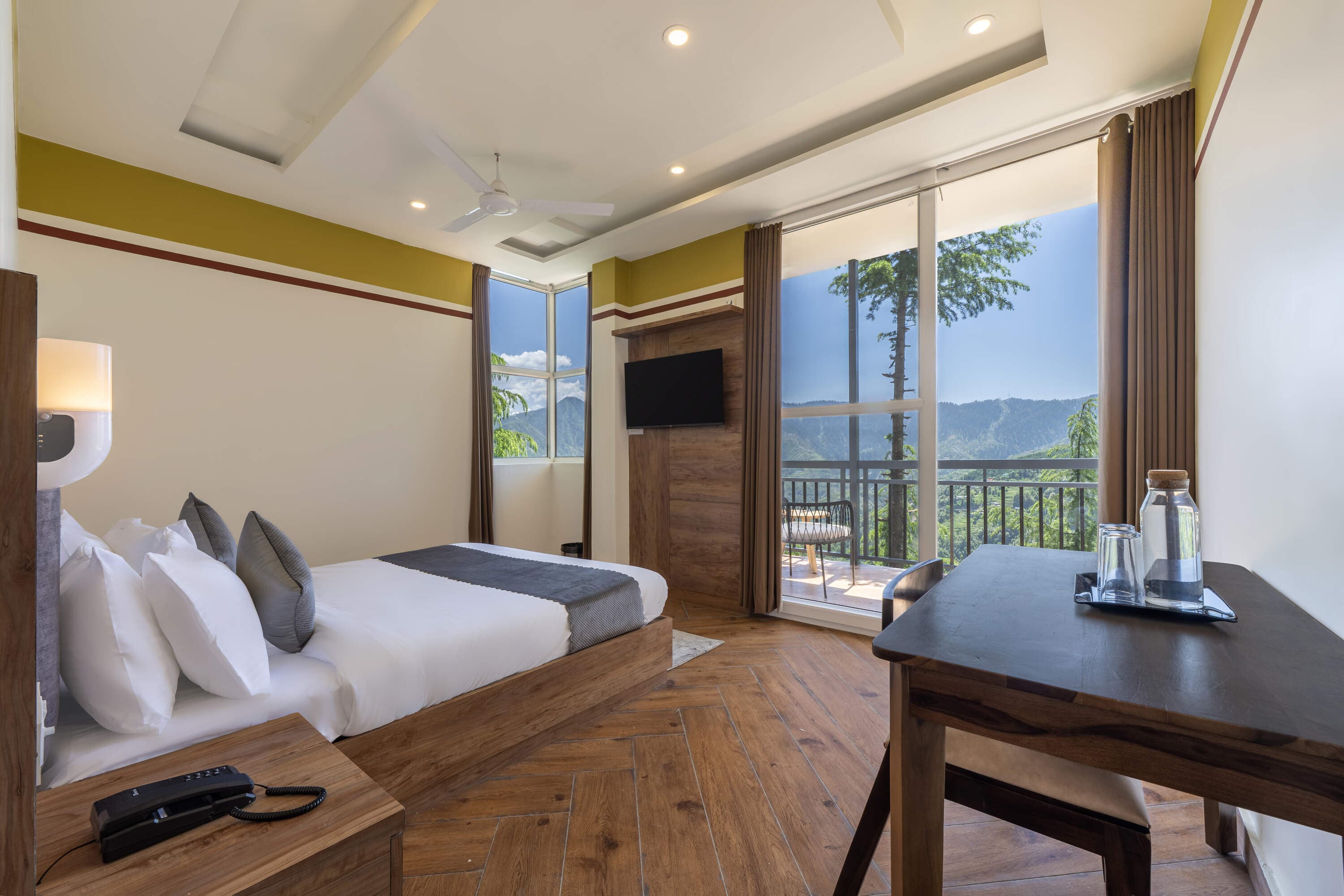 Deluxe Family Room with Balcony (Valley View) - Image 1