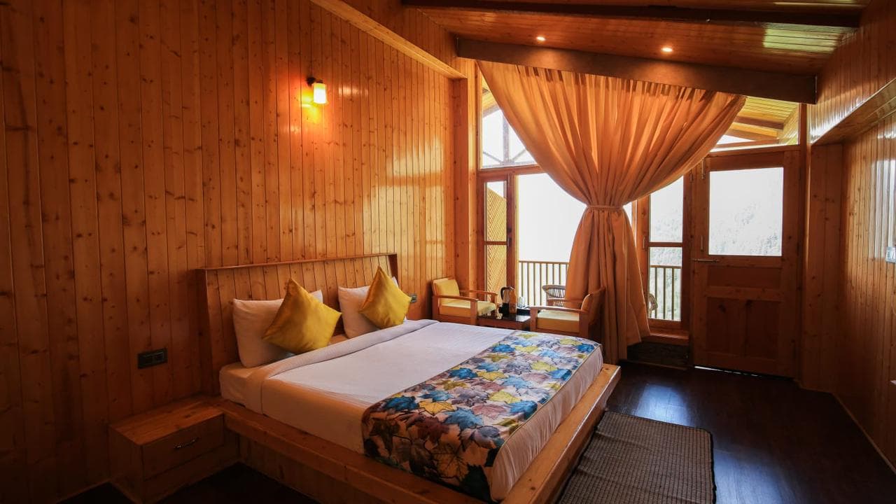Valley Vista Room with Balcony (Valley View) - Image 1