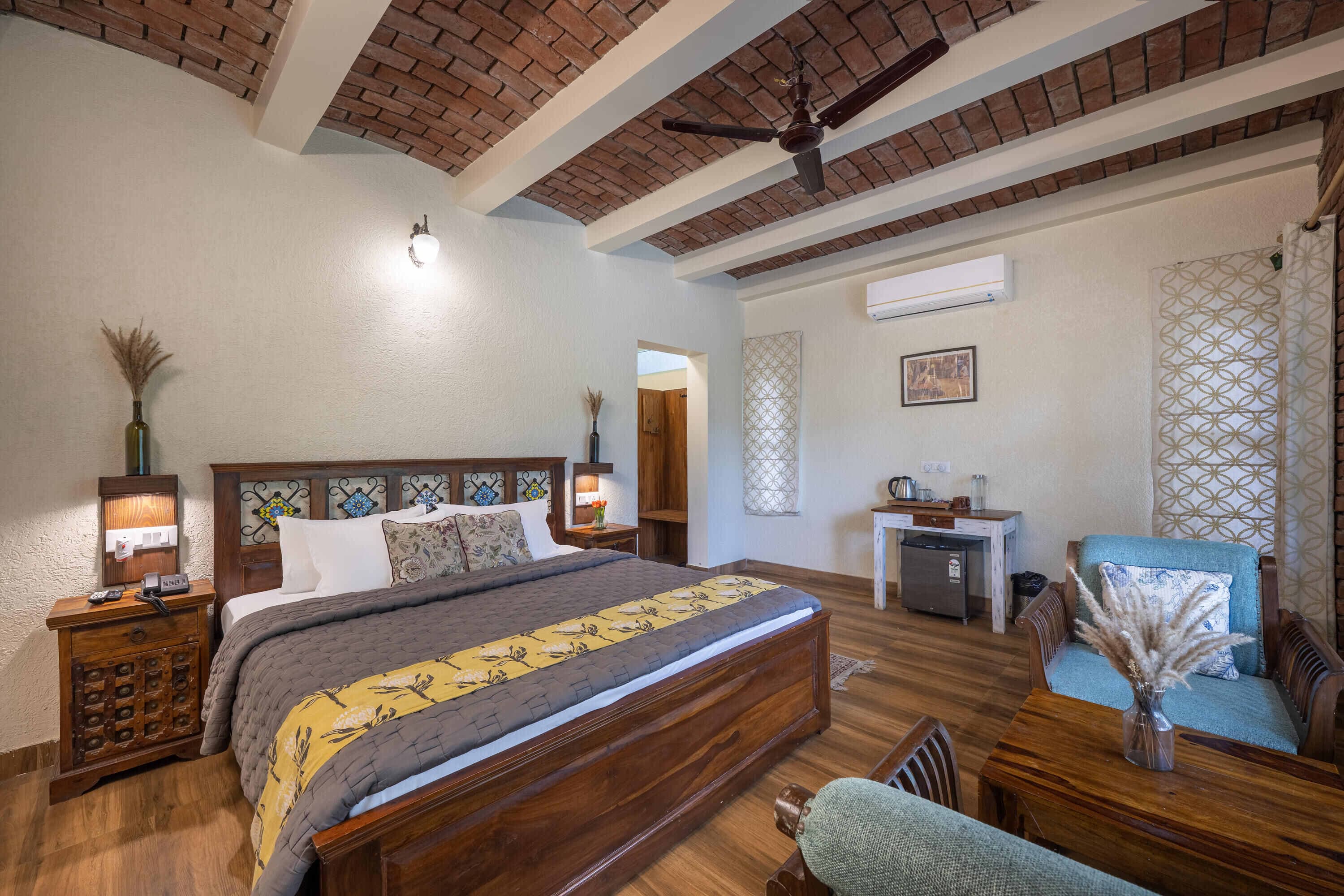 Superior Deluxe Room with Balcony (Lake View) - Image 1