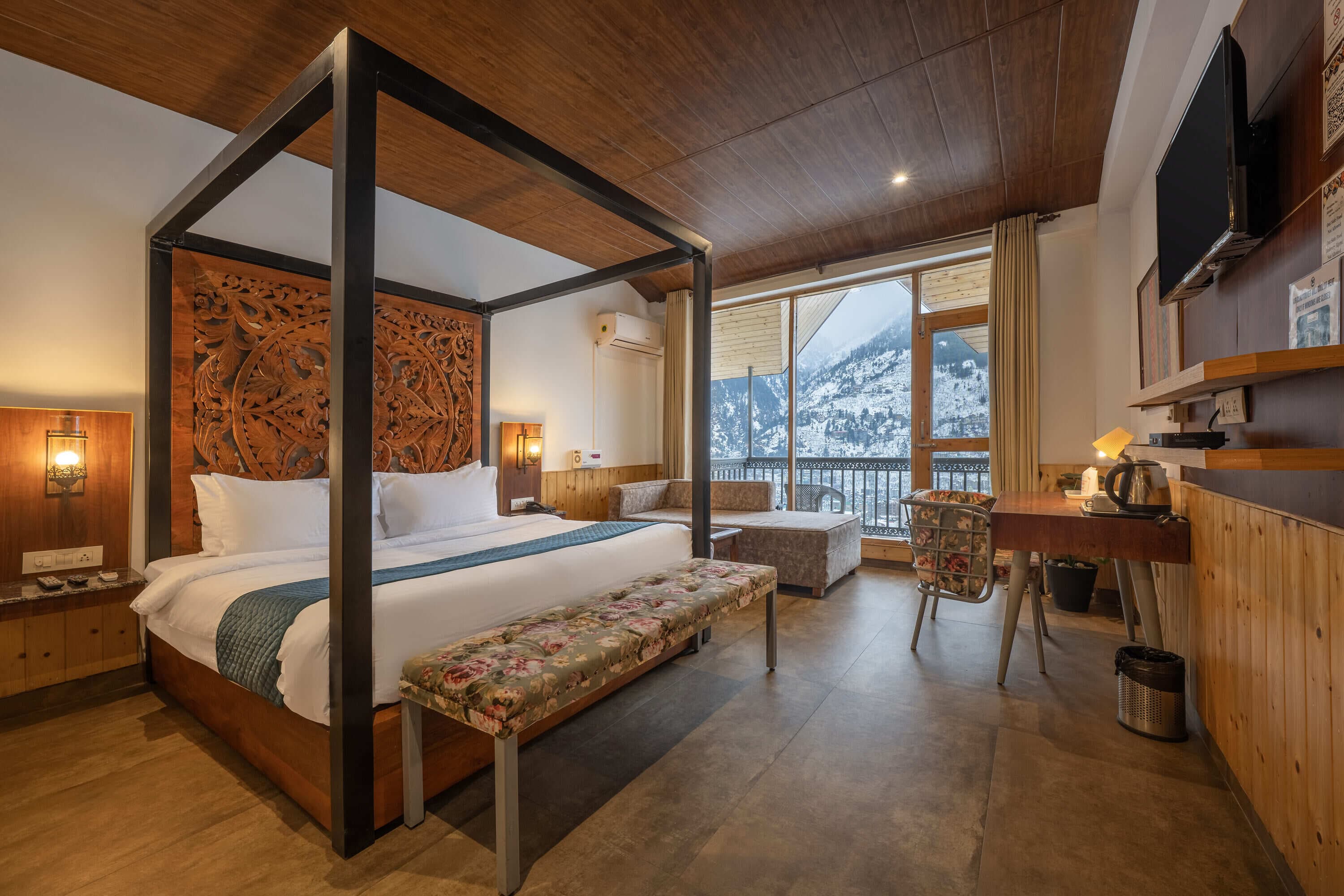 Superior Deluxe Room with Balcony (Mountain View) - Image 1