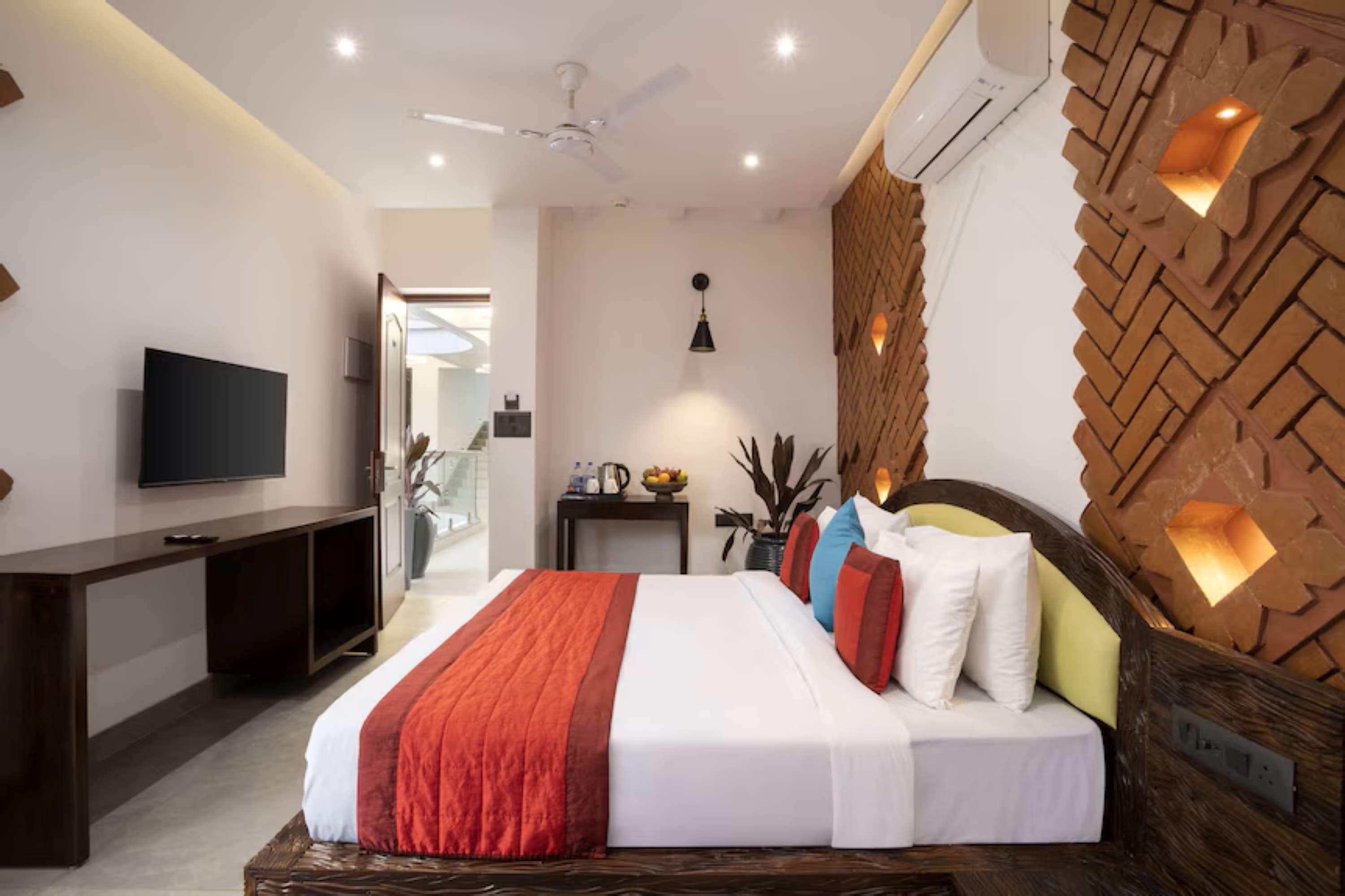 Deluxe Room - Image 1